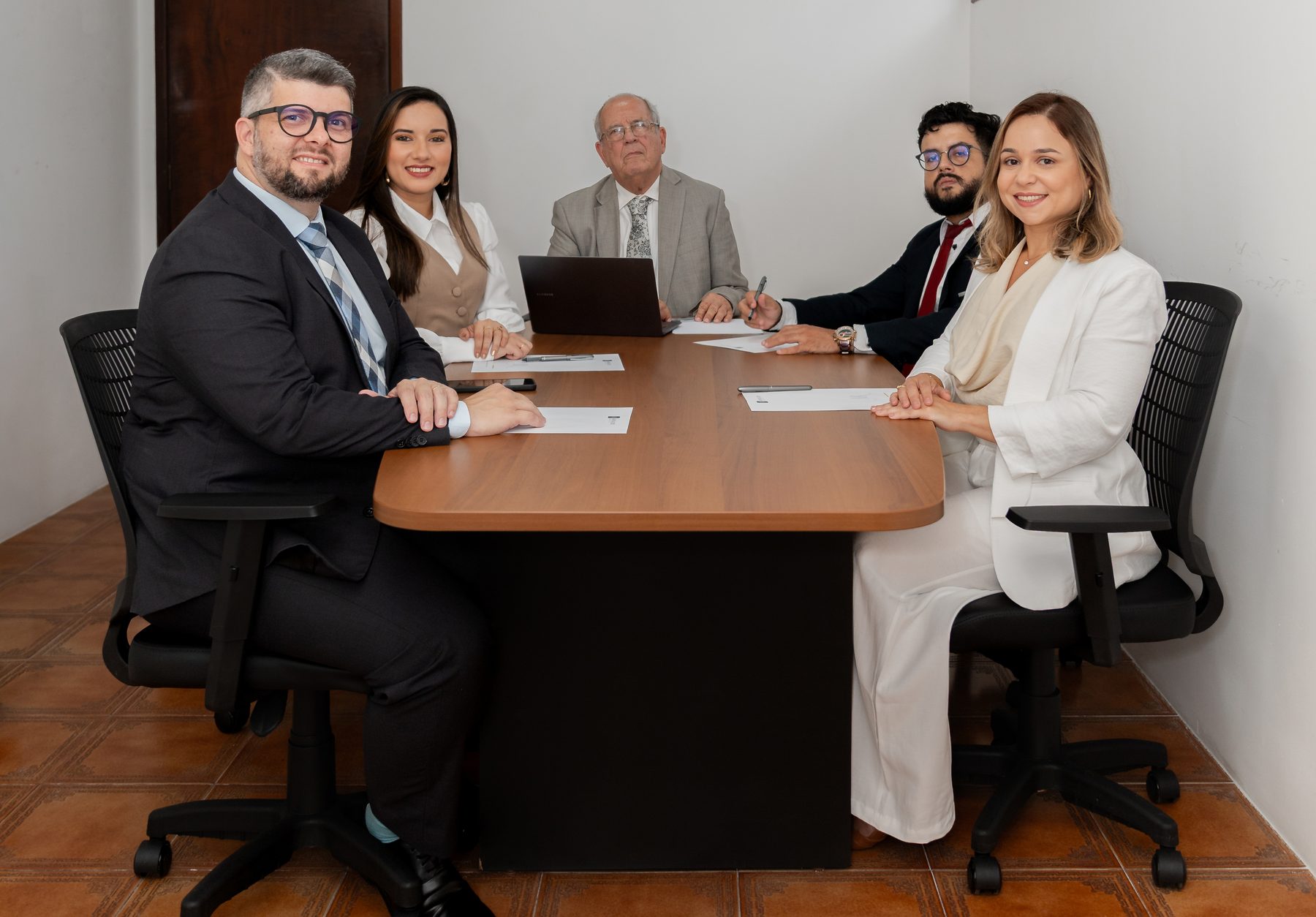 Equipe do Gouveia Leite reunida